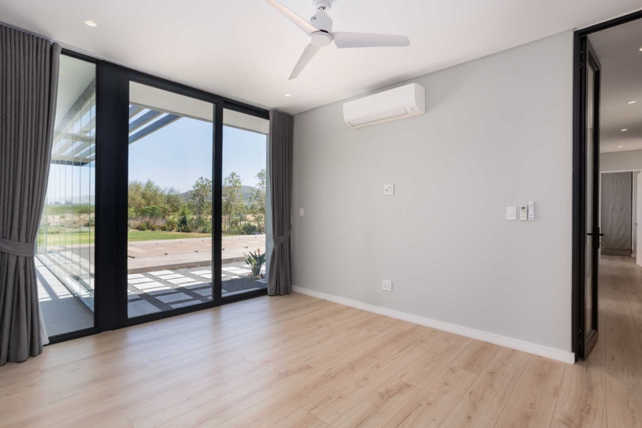 5 Bedroom Property for Sale in Val De Vie Estate Western Cape